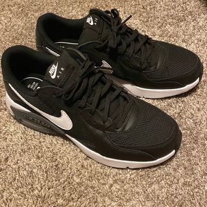 Like new (worn once) Nike Air Max women’s shoes